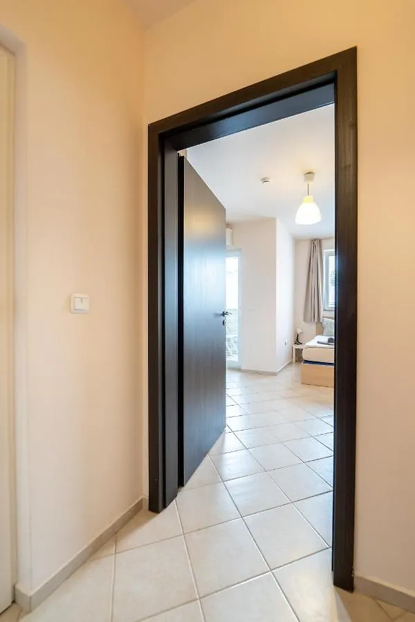 Cozy Little Apartment In The Heart Of Studentski Grad Sofia