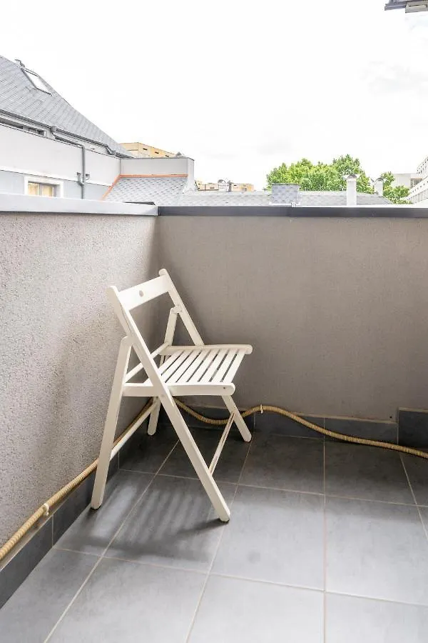 Cozy Little Apartment In The Heart Of Studentski Grad Sofia